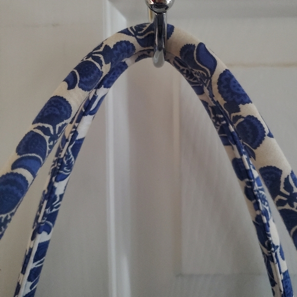 Vera Bradley Cobalt Tile Blue White Large Weekender Travel Bag - Picture 3 of 16